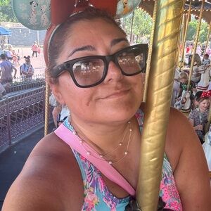 Meet your Posher, Paola